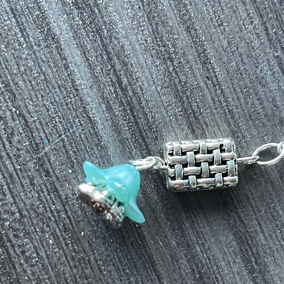 Blue and silver flower drop earrings - Picture 2 of 3